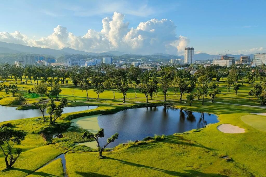 Dreamy 2Br Condo, With A Golf Course View Cebú Exterior foto
